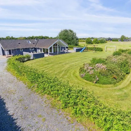 Edzard - 800m From The Sea By Interhome *